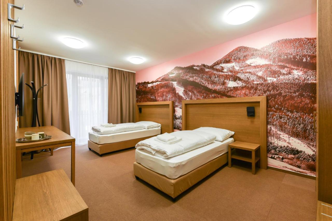 Apartmany Humno Valča Eksteriør bilde