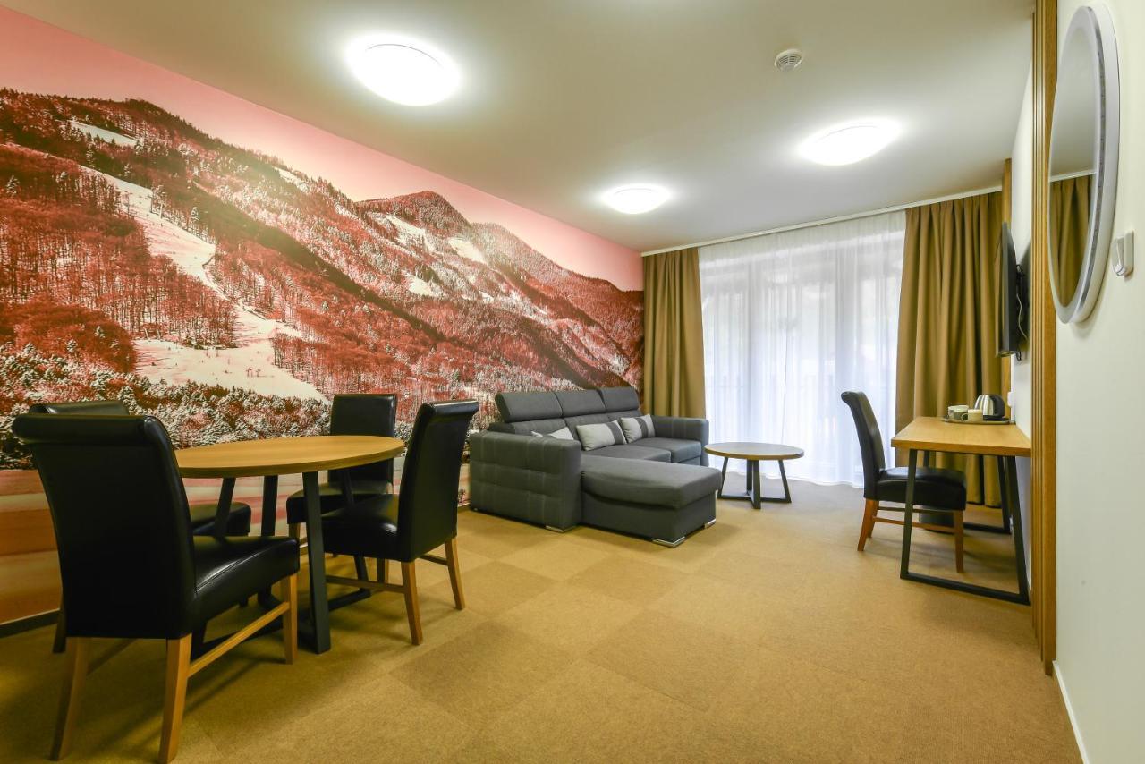 Apartmany Humno Valča Eksteriør bilde