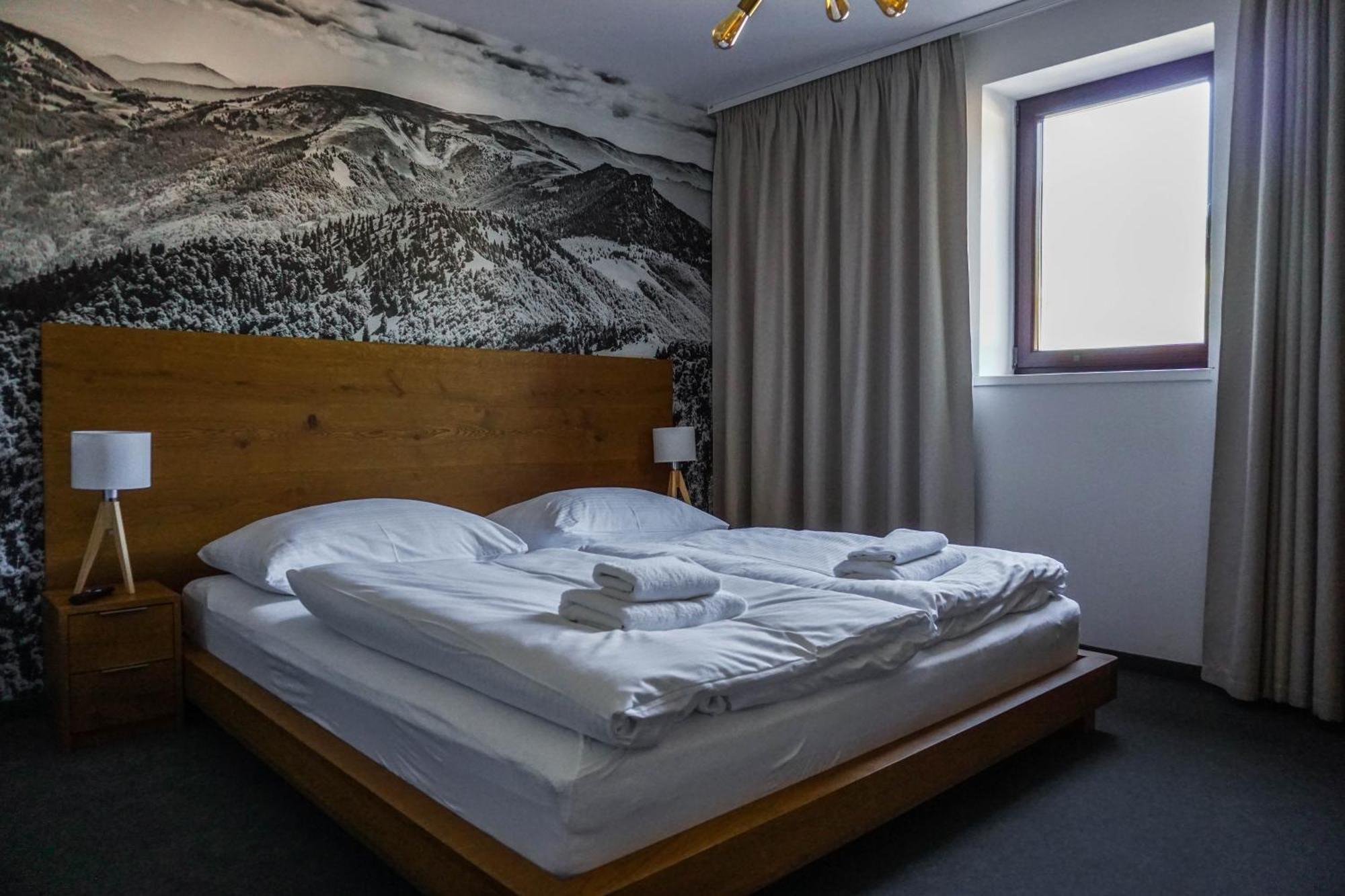 Apartmany Humno Valča Eksteriør bilde